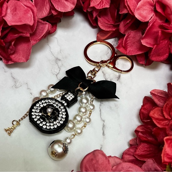 Chic Crystal Perfume Bottle & Pearls Keychain Eiffel Tower Charm - Picture 8 of 16
